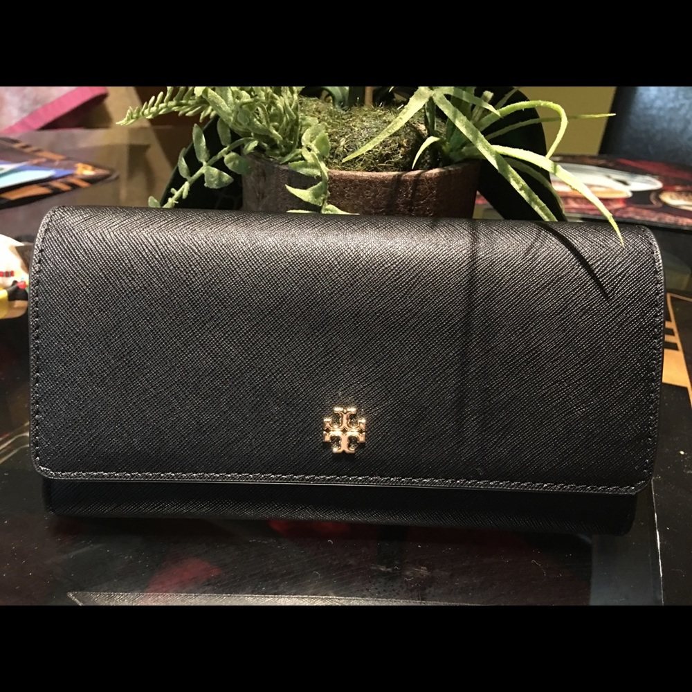 Tory Burch wallet in black ❤️❤️❤️